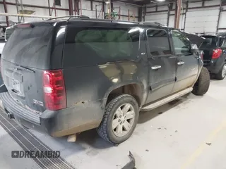 2008 GMC Yukon XL SLT 4SB z VIN 1GKFK16368R266193, wystawiony jako IAAI lot #42040699 z przebiegiem 228 448 mil mil oraz . Historia ofert i sprzedaży dostępna na DreamBid. Obrazek 4.