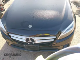 2019 Mercedes-Benz C 300 with VIN 55SWF8DB0KU304595, listed as a IAAI auction lot 42004166 with 55,580 mi miles and . Bid and sale history available at DreamBid. Image 12.