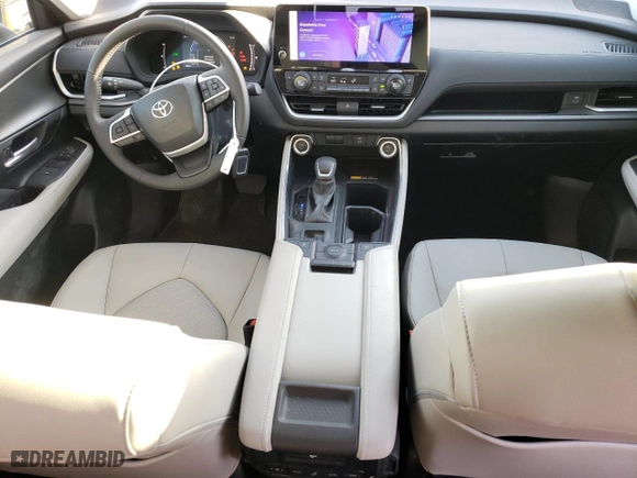 2024 Toyota Grand Highlander Hybrid XLE with VIN 5TDACAB58RS010408, listed as a Copart auction lot 52630205 with 5,083 mi miles and Salvage Title. Bid and sale history available at carsss.com. Image 8.