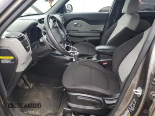 2019 Kia Soul z VIN KNDJN2A26K7669899, wystawiony jako Copart lot #58374875 z przebiegiem 48 076 mil mil oraz Szkoda całkowita • Salvage title. Historia ofert i sprzedaży dostępna na DreamBid. Obrazek 7.