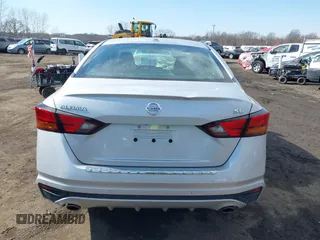 2020 Nissan Altima 2.5 SL with VIN 1N4BL4EV3LN322219, listed as a IAAI auction lot 41635181 with 11,574 mi miles. Bid and sale history available at carsss.com. Image 16.