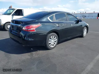 2015 Nissan Altima 2.5 with VIN 1N4AL3AP2FC208502, listed as a IAAI auction lot 41946673 with 121,214 mi miles. Bid and sale history available at carsss.com. Image 4.