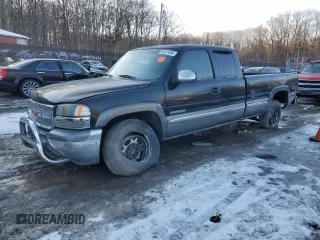 2000 GMC Sierra 2500 SLE z VIN 1GTGK29U1YE251201, wystawiony jako Copart lot #86811304 z przebiegiem Nie podano mil oraz Szkody całkowita. Historia ofert i sprzedaży dostępna na DreamBid. Obrazek 1.