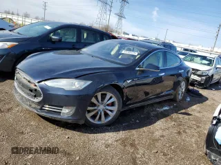 2013 Tesla Model S with VIN 5YJSA1CN1DFP13130, listed as a Copart auction lot 49703475 with 227,093 mi miles and Salvage Title. Bid and sale history available at carsss.com. Image 1.
