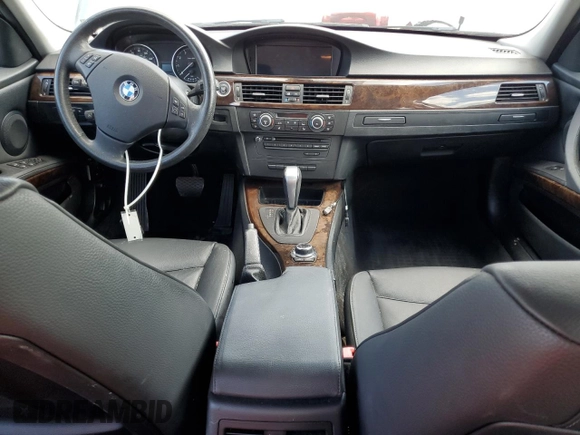 2010 BMW 3 Series 328i xDrive z VIN WBAPK5C56AA647752, wystawiony jako Copart lot #64165885 z przebiegiem 97 797 mil mil oraz Szkoda całkowita • Salvage title. Historia ofert i sprzedaży dostępna na DreamBid. Obrazek 8.