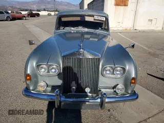 1966 Rolls-Royce Phantom z VIN 5VE47, wystawiony jako Copart lot #81837974 z przebiegiem 82 606 mil mil oraz Tytuł czysty. Historia ofert i sprzedaży dostępna na DreamBid. Obrazek 5.