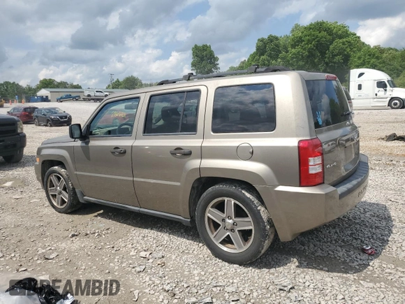 2007 Jeep Patriot Sport z VIN 1J8FF28W07D297912, wystawiony jako Copart lot #57045335 z przebiegiem 286 621 mil mil oraz Szkoda całkowita • Salvage title. Historia ofert i sprzedaży dostępna na DreamBid. Obrazek 2.
