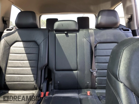 2018 Volkswagen Atlas SEL with VIN 1V2MR2CA5JC530812, listed as a Copart auction lot 60638135 with 260,790 mi miles and Salvage title. Bid and sale history available at DreamBid. Image 10.