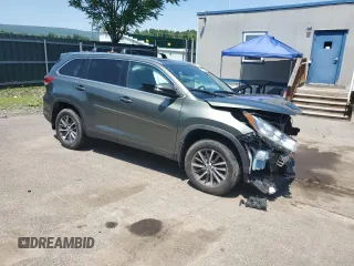 2019 Toyota Highlander SE z VIN 5TDJZRFH8KS705933, wystawiony jako Copart lot #61990425 z przebiegiem 65 839 mil mil oraz Szkoda całkowita • Salvage title. Historia ofert i sprzedaży dostępna na DreamBid. Obrazek 4.