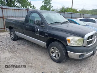 2007 Dodge 1500 ST z VIN 1D7HA16227J564919, wystawiony jako IAAI lot #42250566 z przebiegiem 100 515 mil mil oraz . Historia ofert i sprzedaży dostępna na DreamBid. Obrazek 1.