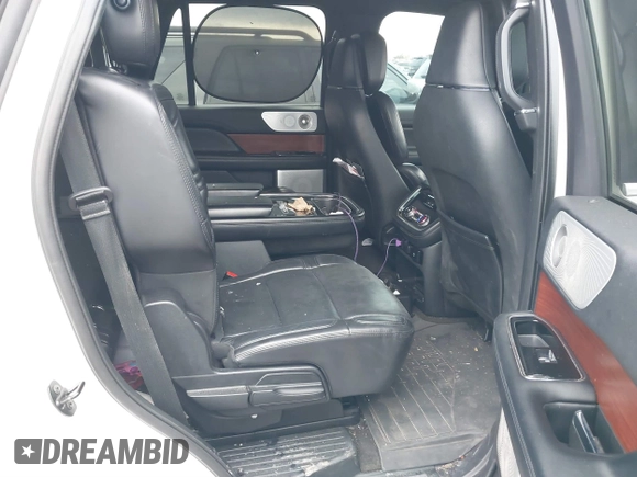 2020 Lincoln Navigator Reserve with VIN 5LMJJ2LT7LEL05241, listed as a IAAI auction lot 41462033 with 123,841 mi miles and . Bid and sale history available at DreamBid. Image 8.