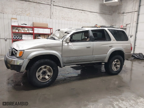 1998 Toyota 4Runner Limited with VIN JT3HN87R0W0189219, listed as a IAAI auction lot 41815288 with 227,784 mi miles. Bid and sale history available at carsss.com. Image 13.