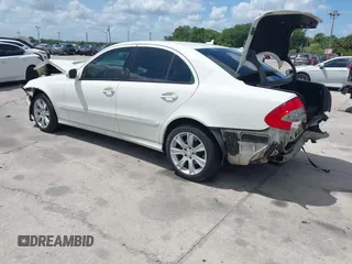 2009 Mercedes-Benz E-Class Luxury 3.5L with VIN WDBUF56X19B437197, listed as a IAAI auction lot 41954753 with 138,056 mi miles. Bid and sale history available at carsss.com. Image 3.
