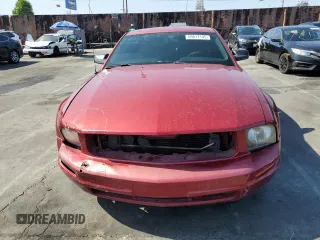 2007 Ford Mustang Deluxe z VIN 1ZVFT80N275333743, wystawiony jako Copart lot #59817145 z przebiegiem 207 762 mil mil oraz Szkoda całkowita • Salvage title. Historia ofert i sprzedaży dostępna na DreamBid. Obrazek 5.