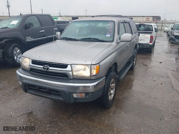 2002 Toyota 4Runner SR5 with VIN JT3GN86R820243308, listed as a IAAI auction lot 41563258 with 229,634 mi miles. Bid and sale history available at carsss.com. Image 2.
