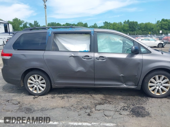 2011 Toyota Sienna XLE with VIN 5TDDK3DC8BS028176, listed as a IAAI auction lot 42592654 with 161,992 mi miles and . Bid and sale history available at DreamBid. Image 13.