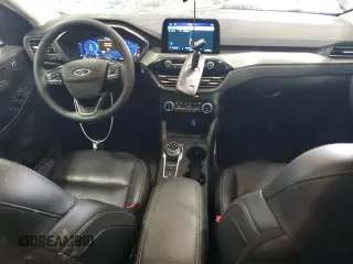 2022 Ford Escape Titanium with VIN 1FMCU9J91NUB38368, listed as a Copart auction lot 57089435 with 39,743 mi miles and Salvage title. Bid and sale history available at DreamBid. Image 8.