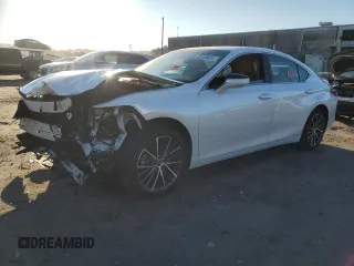 2022 Lexus ES 300h z VIN 58ADA1C18NU021904, wystawiony jako Copart lot #82488604 z przebiegiem 45 247 mil mil oraz Szkoda całkowita • Salvage title. Historia ofert i sprzedaży dostępna na DreamBid. Obrazek 1.