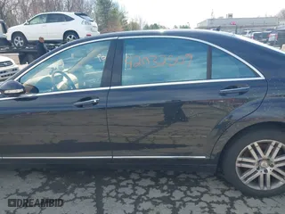 2009 Mercedes-Benz S-Class 5.5L V8 with VIN WDDNG86X39A281373, listed as a IAAI auction lot 42032509 with 197,221 mi miles. Bid and sale history available at carsss.com. Image 14.