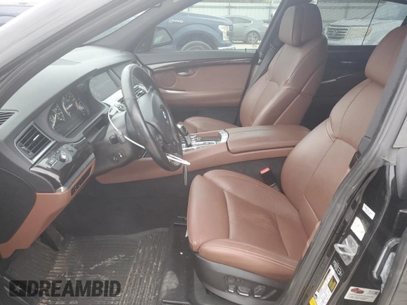 2013 BMW 5 Series 535i Gran Turismo xDrive z VIN WBASP2C58DC339730, wystawiony jako Copart lot #86705704 z przebiegiem 108 710 mil mil oraz Czysty tytuł • Clean title. Historia ofert i sprzedaży dostępna na DreamBid. Obrazek 7.