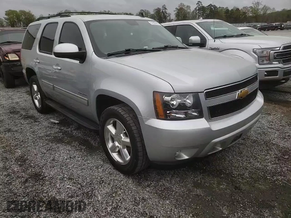 2013 Chevrolet Tahoe LT z VIN 1GNSCBE01DR172941, wystawiony jako Copart lot #51650255 z przebiegiem 110 706 mil mil oraz Szkoda całkowita • Salvage title. Historia ofert i sprzedaży dostępna na DreamBid. Obrazek 12.