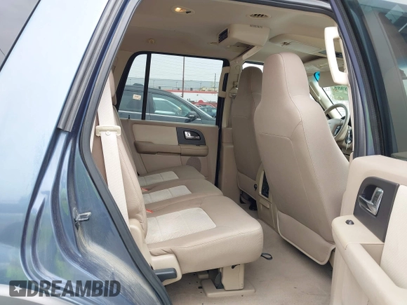 2006 Ford Expedition Special Service z VIN 1FMPU15566LA25999, wystawiony jako IAAI lot #42158982 z przebiegiem 176 274 mil mil oraz . Historia ofert i sprzedaży dostępna na DreamBid. Obrazek 8.