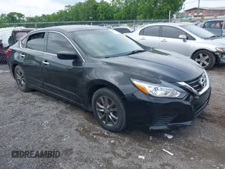 2016 Nissan Altima SR with VIN 1N4AL3AP4GC212195, listed as a IAAI auction lot 42151208 with 73,324 mi miles and . Bid and sale history available at carsss.com. Image 1.