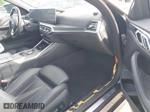 2024 BMW 4 Series 430i z VIN WBA23AT06RCP83691, wystawiony jako IAAI lot #42318871 z przebiegiem 31 615 mil mil oraz . Historia ofert i sprzedaży dostępna na DreamBid. Obrazek 5.