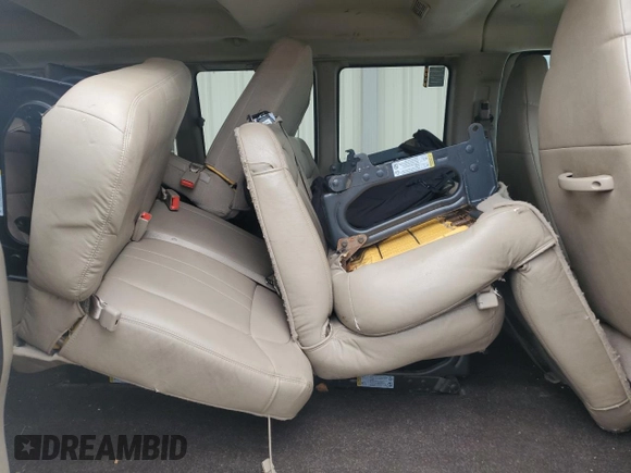2012 Chevrolet Express Passenger 1LS z VIN 1GAZGZFA1C1125149, wystawiony jako Copart lot #51535005 z przebiegiem 199 166 mil mil oraz Czysty tytuł • Clean title. Historia ofert i sprzedaży dostępna na DreamBid. Obrazek 11.