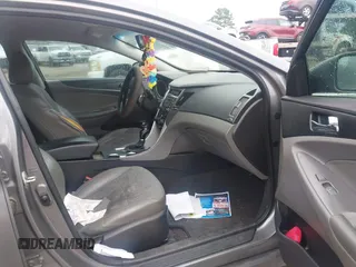 2012 Hyundai Sonata SE z VIN 5NPEC4AC7CH435022, wystawiony jako IAAI lot #42491555 z przebiegiem 176 670 mil mil oraz . Historia ofert i sprzedaży dostępna na DreamBid. Obrazek 5.