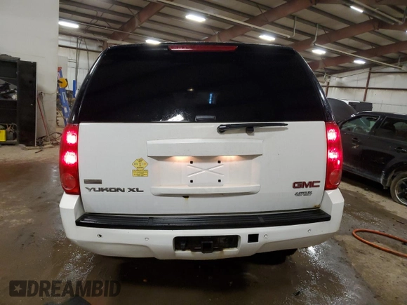 2011 GMC Yukon XL SLT with VIN 1GKS2KE32BR286468, listed as a Copart auction lot 50509415 with 271,634 mi miles and Clean Title. Bid and sale history available at carsss.com. Image 6.