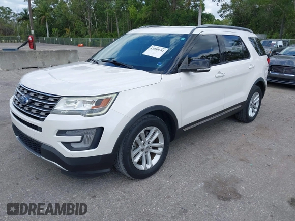 2017 Ford Explorer XLT with VIN 1FM5K7D89HGE21643, listed as a IAAI auction lot 42080182 with 125,437 mi miles and . Bid and sale history available at carsss.com. Image 17.