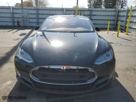 2013 Tesla Model S Performance with VIN 5YJSA1CP2DFP06592, listed as a Copart auction lot 52187385 with 39,647 mi miles and Clean Title. Bid and sale history available at carsss.com. Image 5.