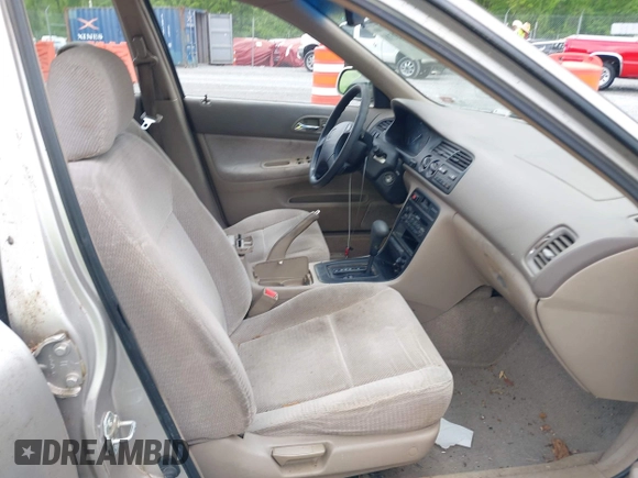 1996 Honda Accord LX with VIN 1HGCE1820TA007024, listed as a IAAI auction lot 42173518 with 236,276 mi miles and . Bid and sale history available at carsss.com. Image 5.