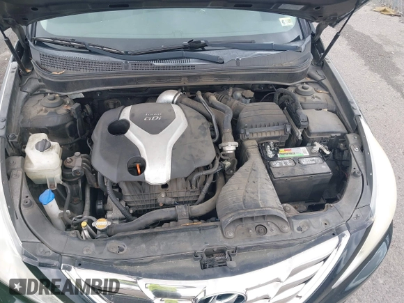 2012 Hyundai Sonata SE with VIN 5NPEC4AB7CH408636, listed as a IAAI auction lot 42188211 with 197,665 mi miles and . Bid and sale history available at carsss.com. Image 10.