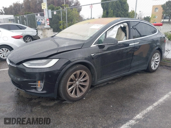 2018 Tesla Model X 75D with VIN 5YJXCBE25JF117801, listed as a IAAI auction lot 41798116 with 95,253 mi miles. Bid and sale history available at carsss.com. Image 19.