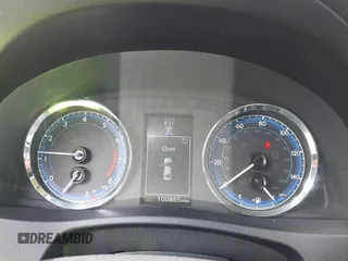 2017 Toyota Corolla L z VIN 2T1BURHE7HC772787, wystawiony jako IAAI lot #42189922 z przebiegiem 100 865 mil mil oraz . Historia ofert i sprzedaży dostępna na DreamBid. Obrazek 7.