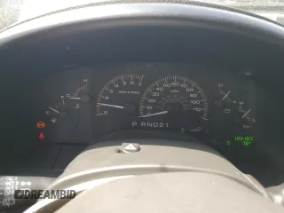 2003 Ford Expedition Special Service z VIN 1FMFU15L73LB01431, wystawiony jako Copart lot #60749325 z przebiegiem 103 107 mil mil oraz Szkoda całkowita • Salvage title. Historia ofert i sprzedaży dostępna na DreamBid. Obrazek 9.