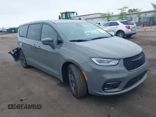 2022 Chrysler Pacifica Hybrid Limited with VIN 2C4RC1S74NR212475, listed as a IAAI auction lot 42264228 with 48,839 mi miles and . Bid and sale history available at DreamBid. Image 1.