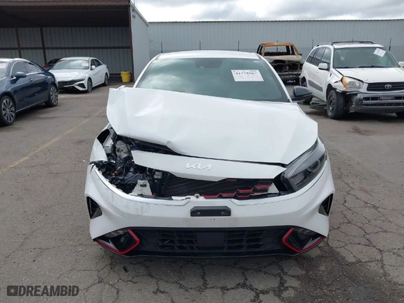 2022 Kia Forte GT-Line with VIN 3KPF54AD4NE472687, listed as a IAAI auction lot 41778567 with 37,042 mi miles. Bid and sale history available at carsss.com. Image 12.