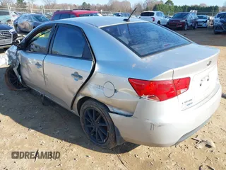 2010 Kia Forte EX z VIN KNAFU4A24A5862810, wystawiony jako IAAI lot #41141468 z przebiegiem 267 768 mil mil oraz . Historia ofert i sprzedaży dostępna na DreamBid. Obrazek 3.