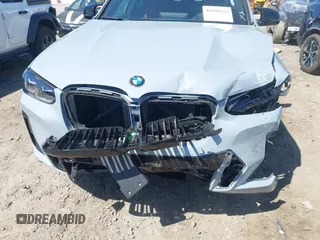 2023 BMW X4 M40i z VIN 5UX43DT06P9T36381, wystawiony jako IAAI lot #41999429 z przebiegiem 21 444 mil mil oraz . Historia ofert i sprzedaży dostępna na DreamBid. Obrazek 6.