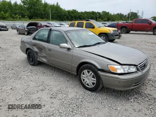 2001 Toyota Camry CE z VIN 4T1BG22KX1U085868, wystawiony jako Copart lot #58100375 z przebiegiem 122 886 mil mil oraz Szkoda całkowita • Salvage title. Historia ofert i sprzedaży dostępna na DreamBid. Obrazek 4.