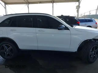 2022 Mercedes-Benz GLC 300 with VIN W1N0G8DB2NG109881, listed as a IAAI auction lot 42396933 with 30,233 mi miles and . Bid and sale history available at DreamBid. Image 14.