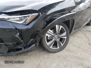 2022 Lexus UX with VIN JTHP9JBH1N2060747, listed as a Copart auction lot 65507452 with 8,338 mi miles. Bid and sale history available at carsss.com. Image 9.