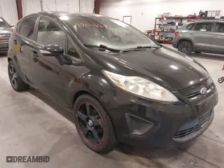 2013 Ford Fiesta SE with VIN 3FADP4EJ5DM195186, listed as a IAAI auction lot 42046227 with 137,794 mi miles. Bid and sale history available at carsss.com. Image 1.