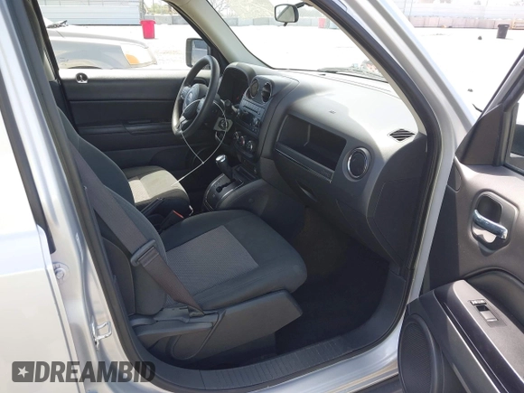 2013 Jeep Patriot Sport with VIN 1C4NJPBA7DD209591, listed as a IAAI auction lot 41945082 with 111,837 mi miles. Bid and sale history available at carsss.com. Image 5.