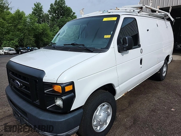 2010 Ford Econoline Cargo Commercial z VIN 1FTNE2EL2ADA74603, wystawiony jako IAAI lot #42511184 z przebiegiem 161 715 mil mil oraz . Historia ofert i sprzedaży dostępna na DreamBid. Obrazek 13.