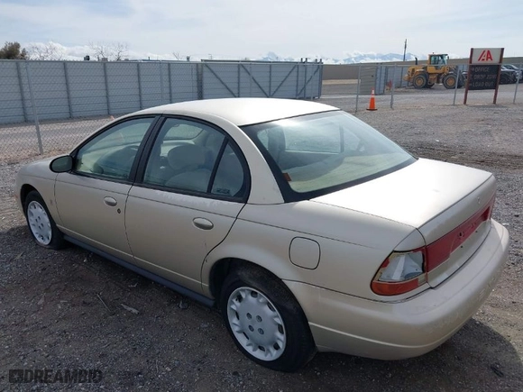 1997 Saturn SL with VIN 1G8ZJ5273VZ311463, listed as a IAAI auction lot 41900904 with 131,738 mi miles. Bid and sale history available at carsss.com. Image 3.