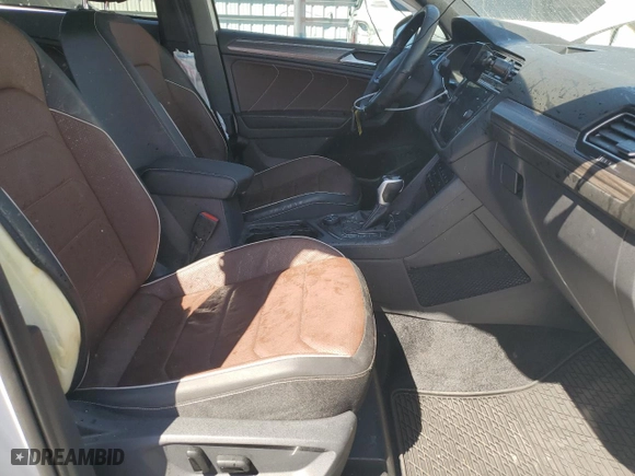 2024 Volkswagen Tiguan SEL R-Line with VIN 3VV4B7AX9RM043389, listed as a Copart auction lot 48455955 with 8,707 mi miles and Salvage Title. Bid and sale history available at carsss.com. Image 7.